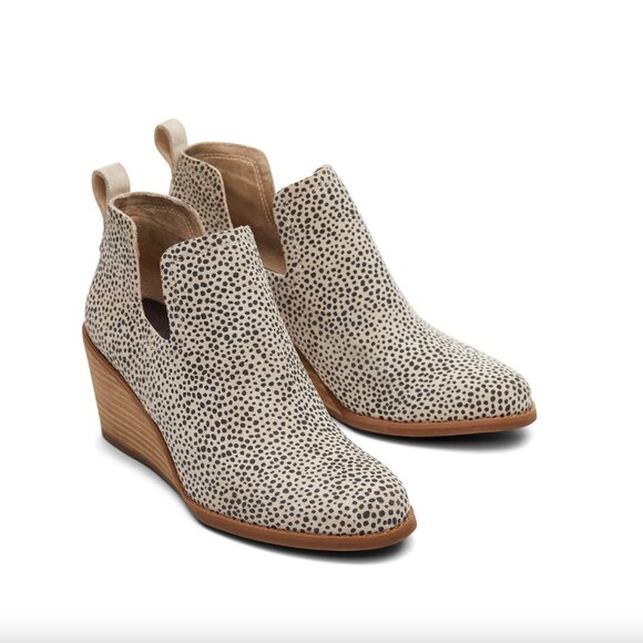 TOMS Women’s Kallie Pull-up Ankle Boots Macadamia Mini Cheetah Printed Suede - Picture 1 of 7